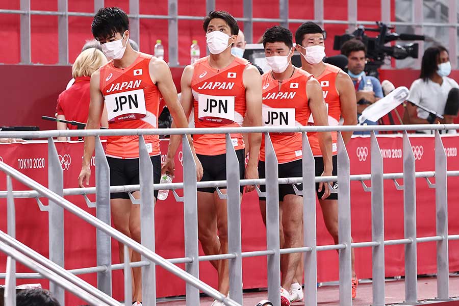 東京五輪、男子400mリレーは途中棄権に終わった【写真：Getty Images】