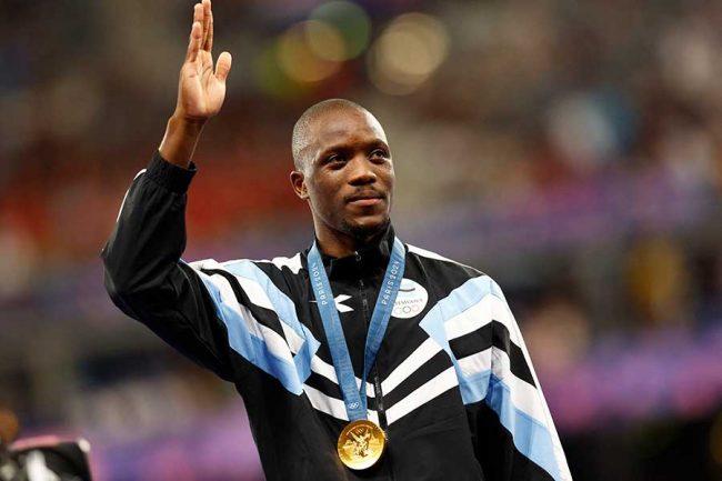 建国史上初の金メダリスト、帰国したら待っていた衝撃の光景 263万人の