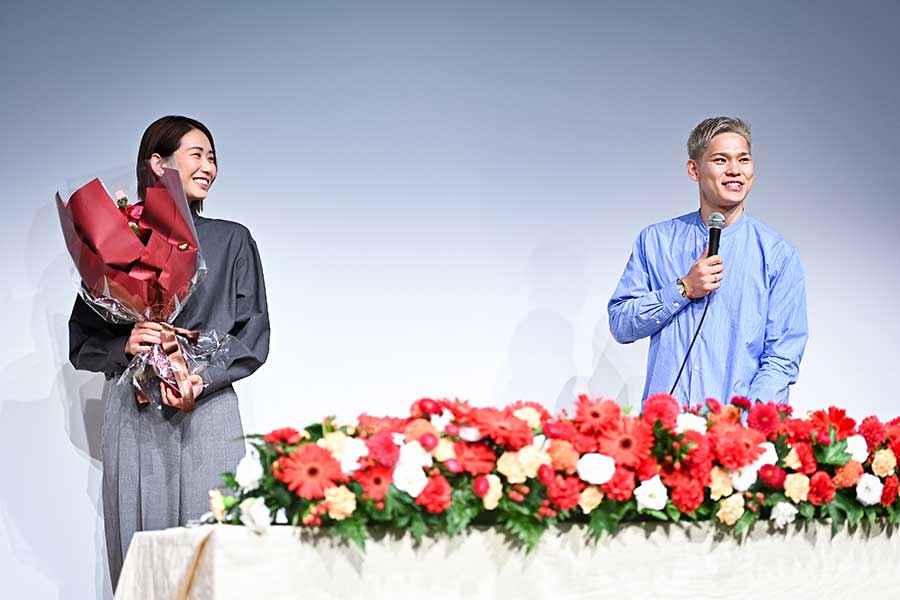 古賀紗理那の引退会見に登壇した夫の西田有志【写真：中戸川知世】