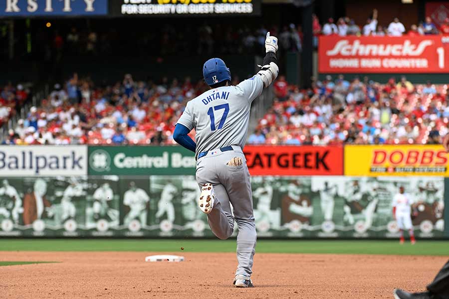 カージナルス戦、39号ソロを放ったドジャースの大谷翔平【写真：ロイター】