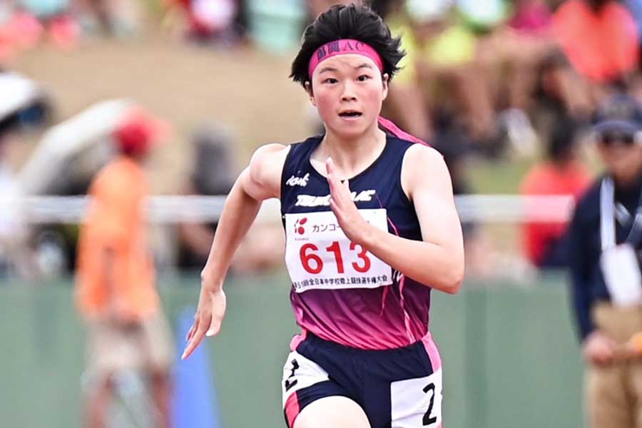 女子100メートルで優勝した三浦采桜【写真：中戸川知世】