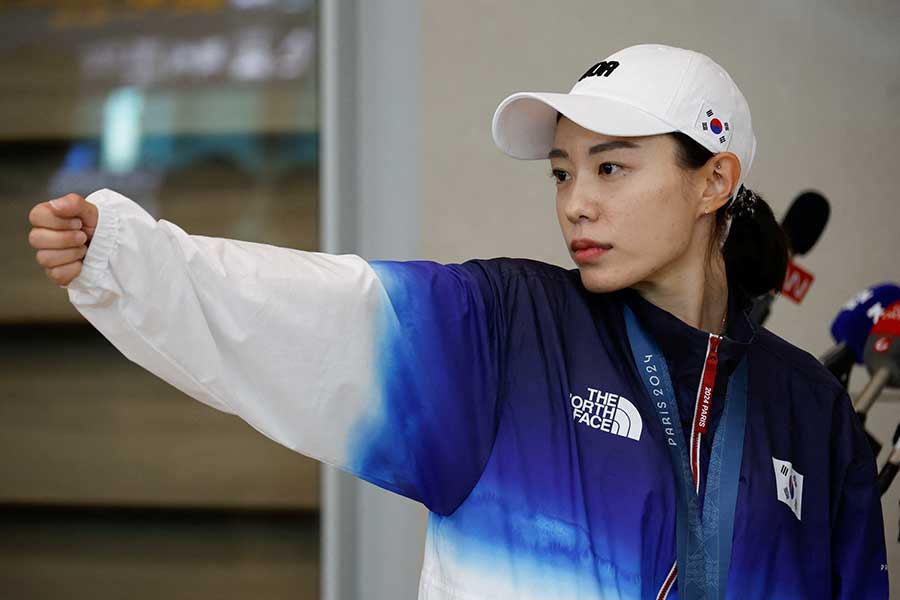 パリ五輪女子10メートルエアピストル個人で銀メダルに輝いた韓国のキム・イェジ【写真：ロイター】