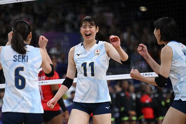 制服サイズは「ギリだった」 184cm女子バレー選手の一日署長に反応、201cm小野寺太志「いいなあ」 | THE ANSWER