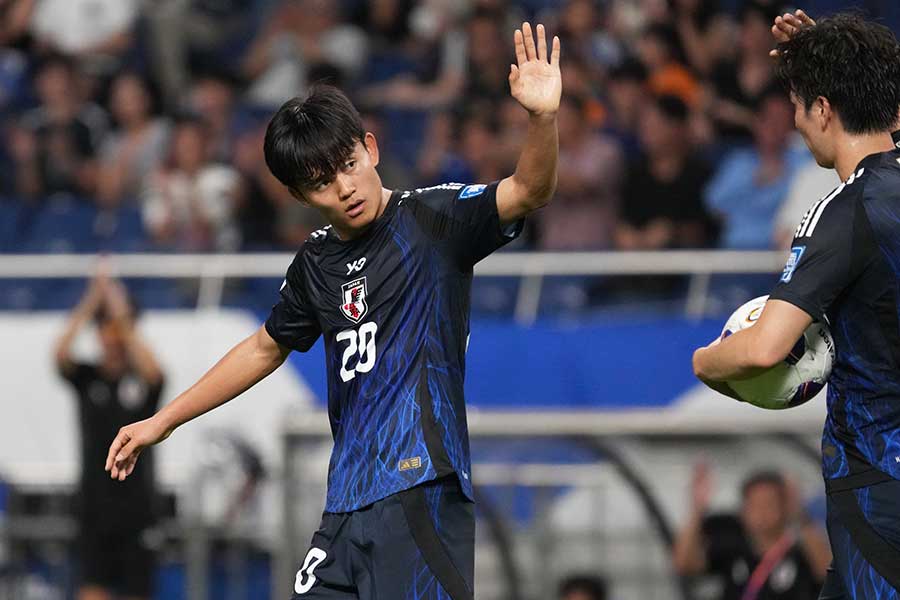 W杯アジア最終予選の中国戦で、7点目を奪った久保建英【写真：Getty Images】