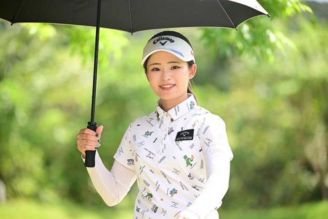 女子ゴルフで「姉妹みたい」「似てるぞ」 ルーキー政田夢乃を支える