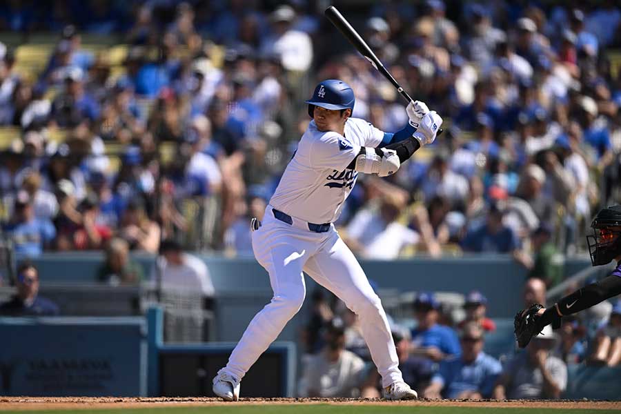 本拠地ロッキーズ戦で打席に立つドジャースの大谷翔平【写真：Getty Images】