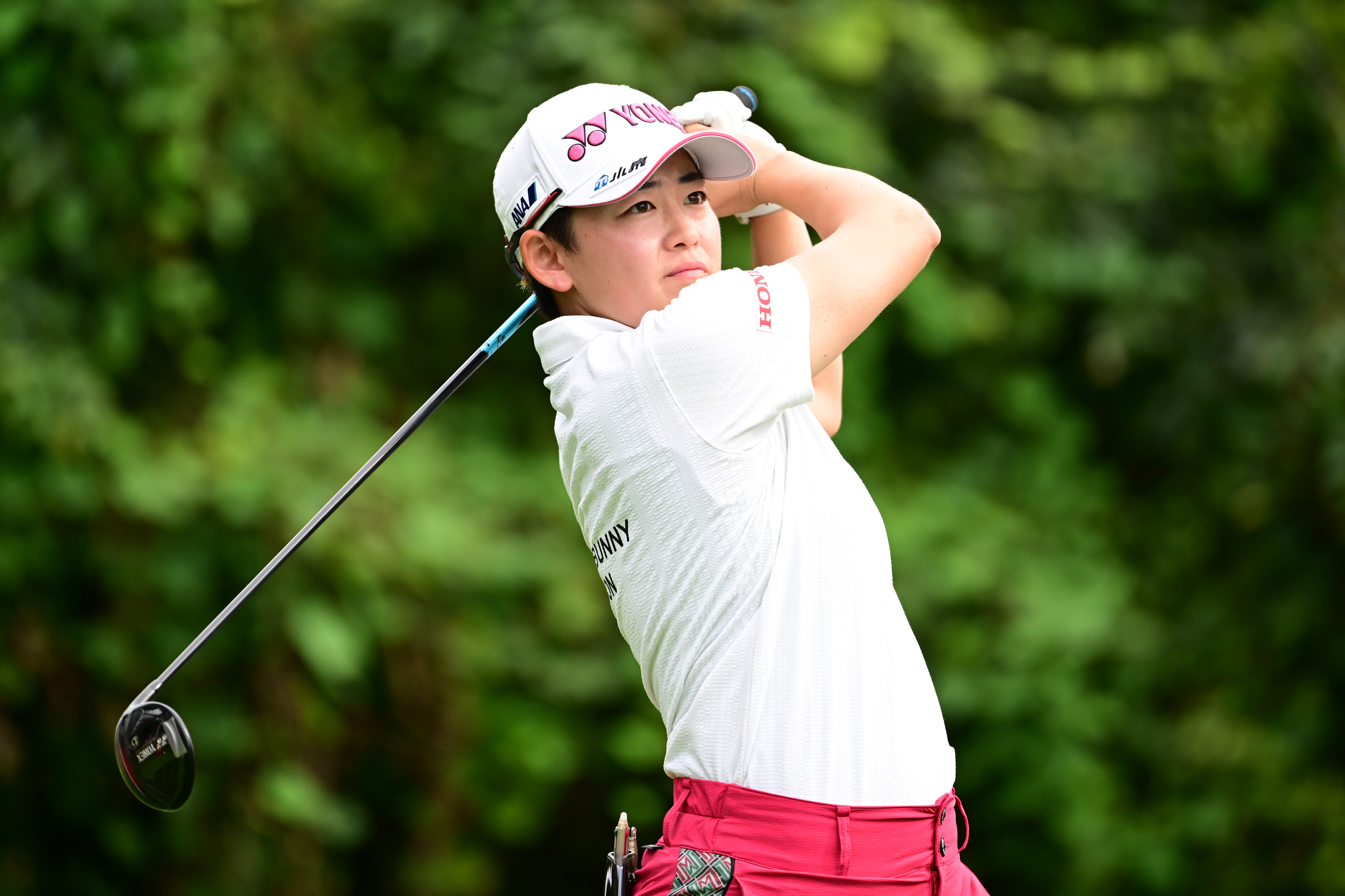 日本女子オープン、通算6アンダーの3位に浮上した岩井明愛【写真：Getty Images】