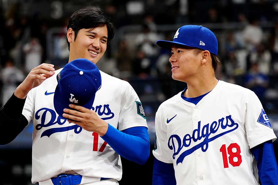 ドジャースの大谷翔平と山本由伸（右）【写真：Getty Images】