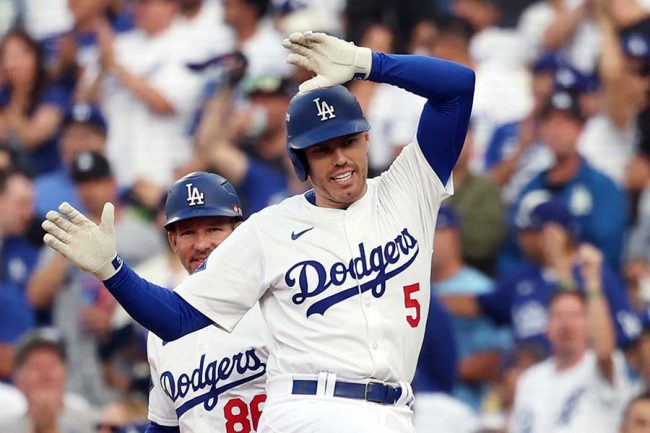 フレディ・フリーマン 直筆サインフォト ドジャース ［公式ライセンス