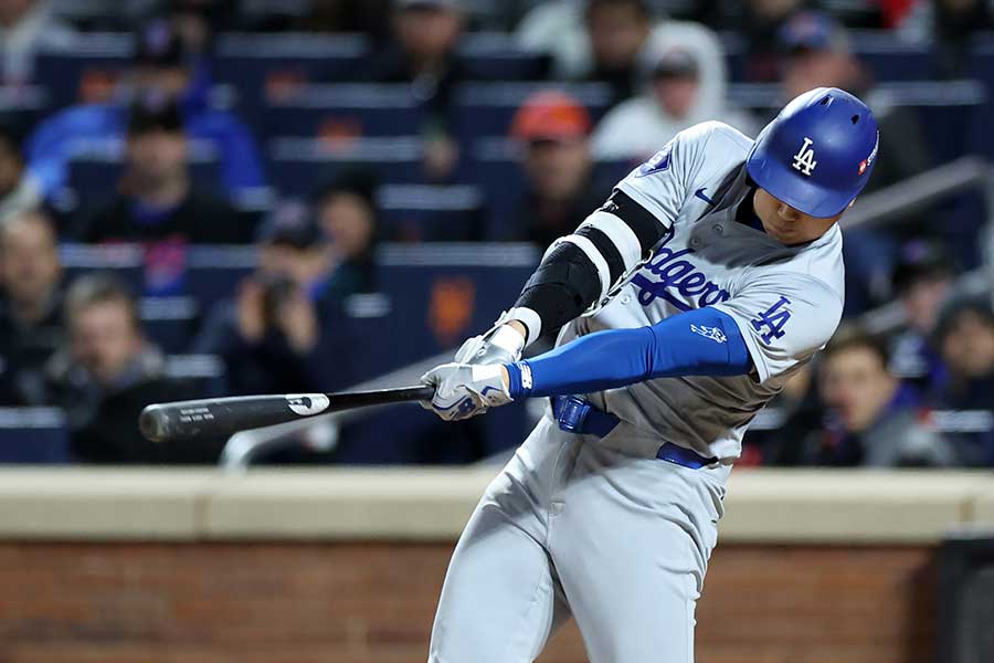 リーグ優勝決定シリーズ第3戦、8回に特大3ランを放ったドジャースの大谷翔平【写真：Getty Images】