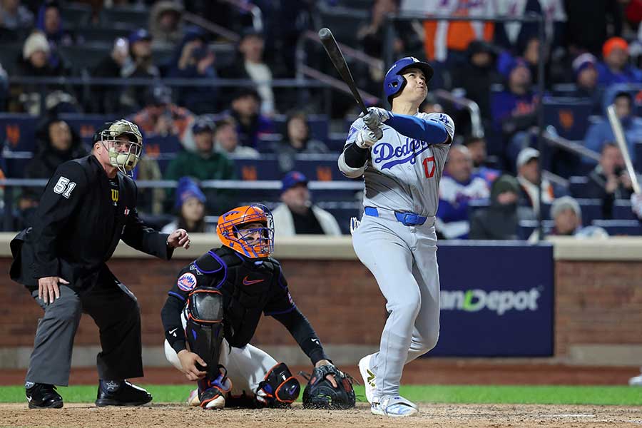 リーグ優勝決定シリーズ第3戦、8回に特大3ランを放ったドジャースの大谷翔平【写真：ロイター】