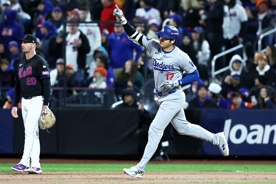 リーグ優勝決定シリーズ第3戦、8回に特大3ランを放ったドジャースの大谷翔平【写真：ロイター】