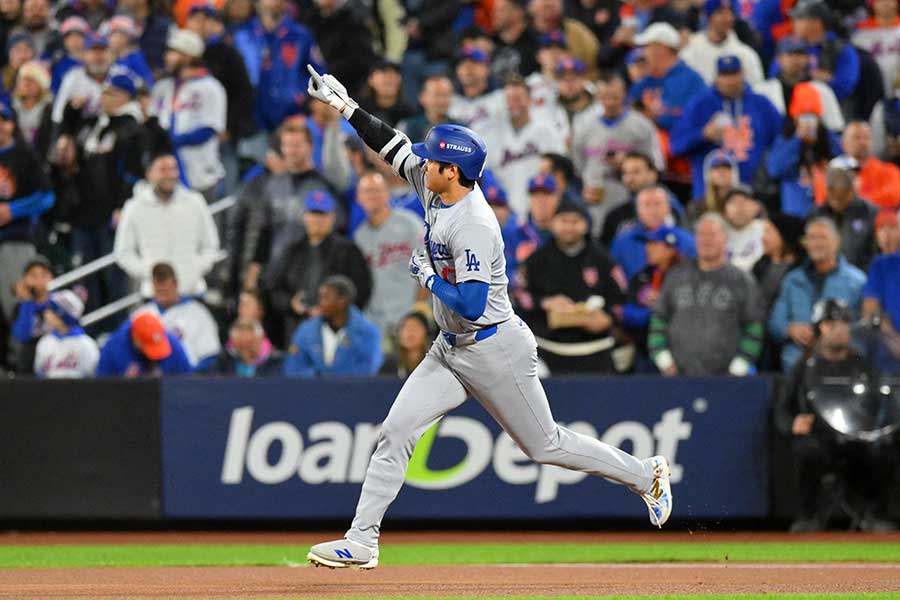 メッツ戦、先頭打者弾を放ったドジャースの大谷翔平【写真：ロイター】