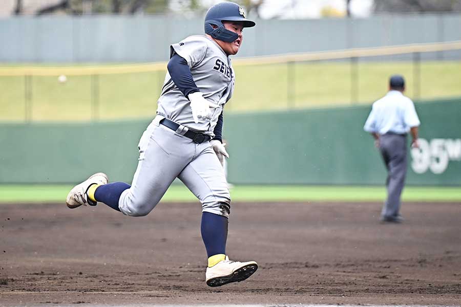 体型からは想像できないような俊敏さを誇る田代寛人【写真：中戸川知世】