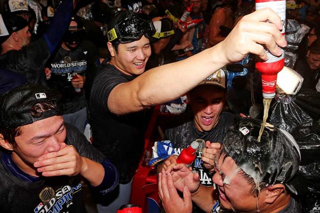 ド軍ロッカーで発見「幸せそう（笑）」 36歳大先輩を襲った大谷＆由伸