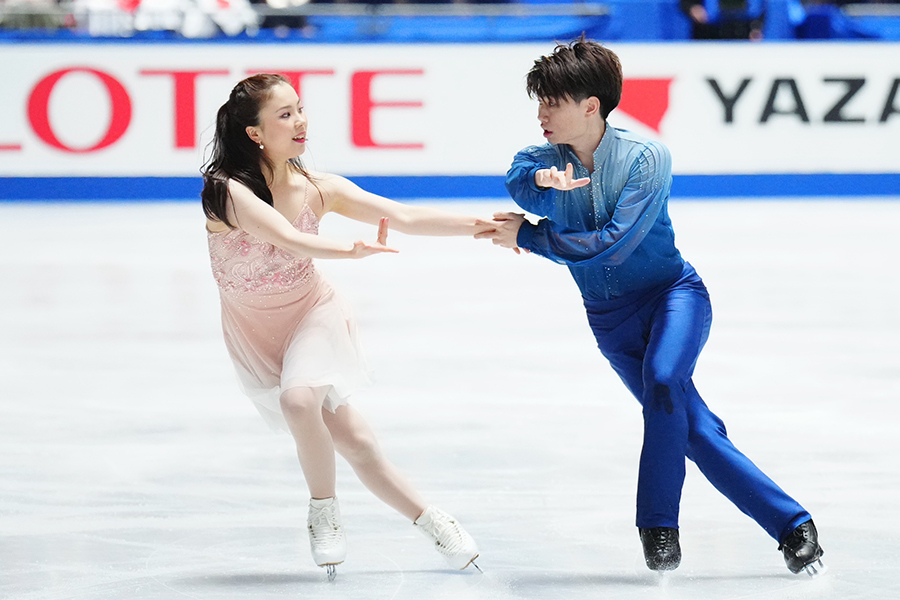 アイスダンスのFDで演技を披露する吉田唄菜、森田真沙也組【写真：荒川祐史】