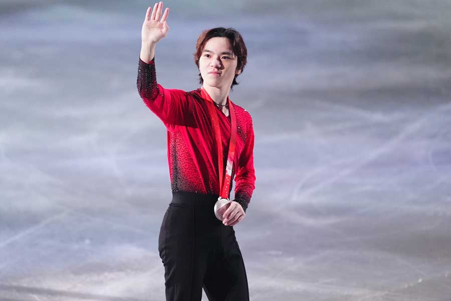 北京五輪銀メダルのお披露目に参加した宇野昌磨【写真：荒川祐史】