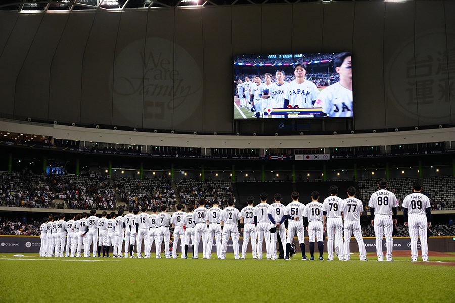 台北ドームで韓国と対戦している侍ジャパン【写真：小林靖】