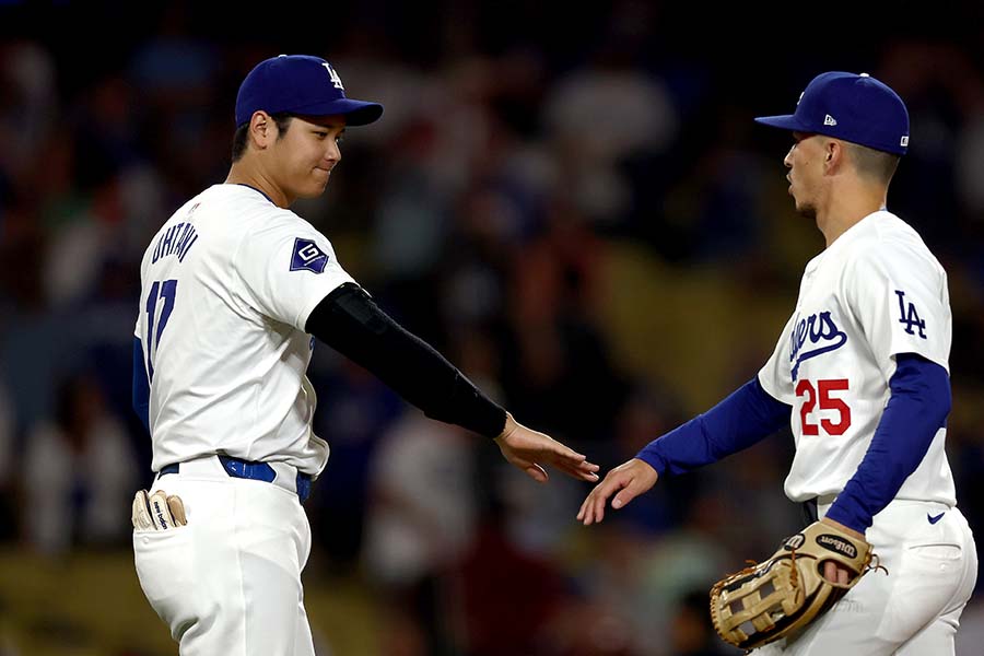 ドジャースの大谷翔平とエドマン（右）【写真：Getty Images】