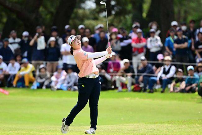 女子ゴルフで驚きの珍事 優勝直後にまさかの行動「ボランティアの