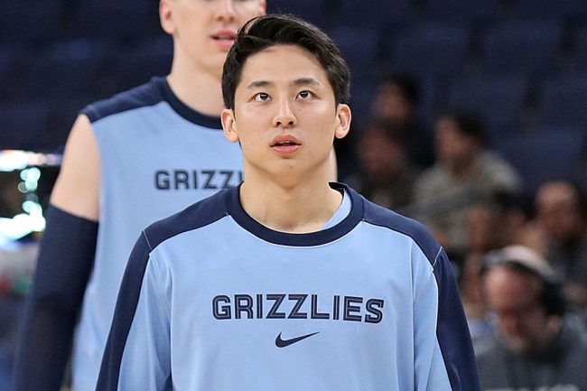 【新品】河村勇輝 スエット グリズリーズ ホワイト3XL 人気商品早い者勝ち 河村勇輝が「シェアしてくれた」 日本のお菓子を米報道陣に差し入れ