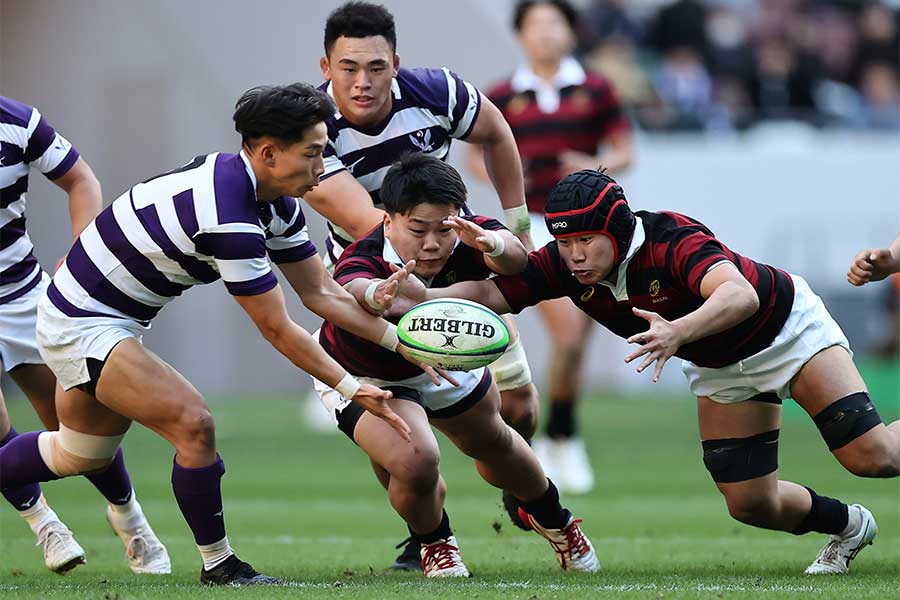 関東大学ラグビー対抗戦、早大が明大を破り6年ぶり24度目の優勝を飾った【写真：産経新聞社】