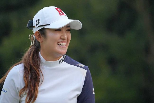 女子ゴルフ25歳が「社長秘書になってみた！」 