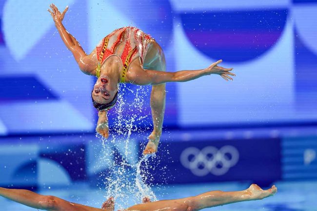 奇妙な水着の女子アスリートに衝撃「夜中に無理」 世界の視線を集めた1