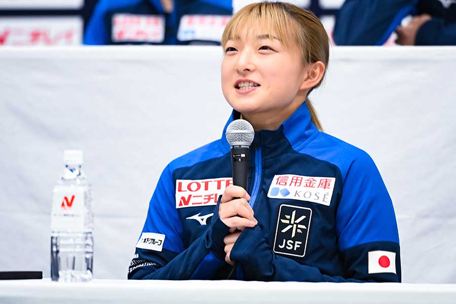 世界フィギュア日本代表に選出され、一夜明け会見に登場した坂本花織【写真：中戸川知世】