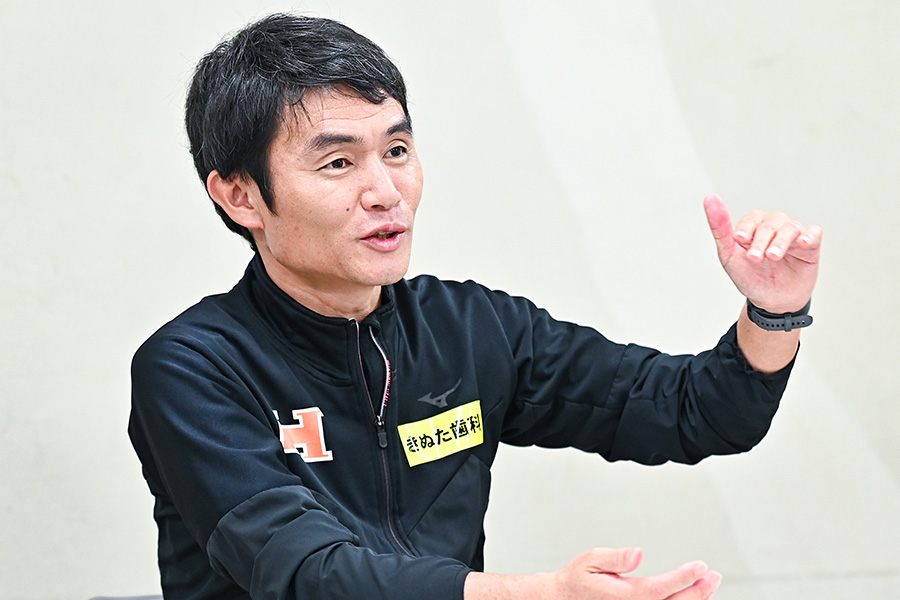 法大・坪田監督が高校生のスカウトで魅力を感じる選手とは【写真：中戸川知世】