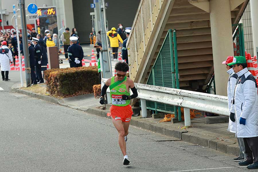 9区を走った大東大・大谷章紘【写真：産経新聞社】