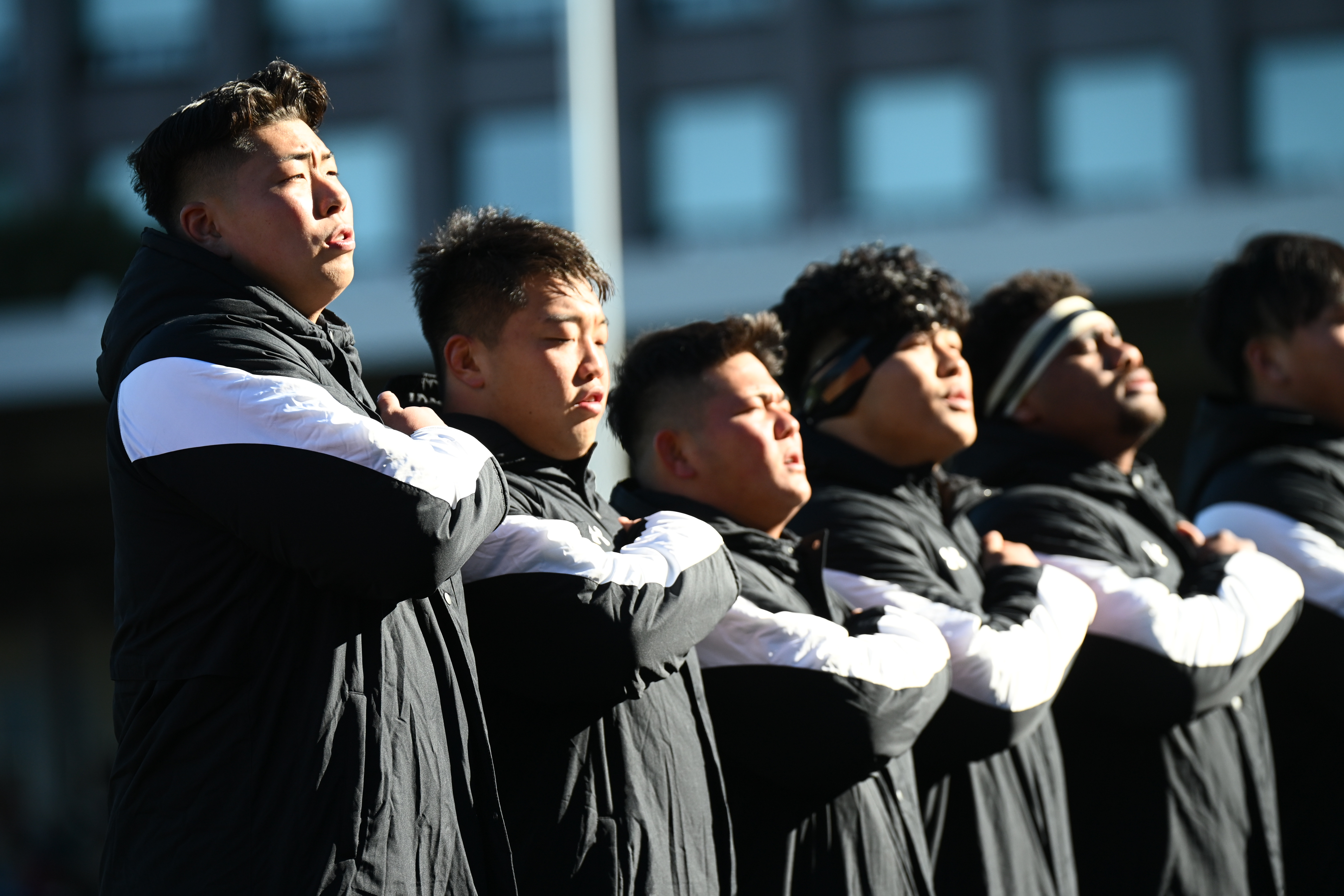 試合前に整列した帝京大、青木（一番手前）は清々しい表情だった【写真：中戸川知世】