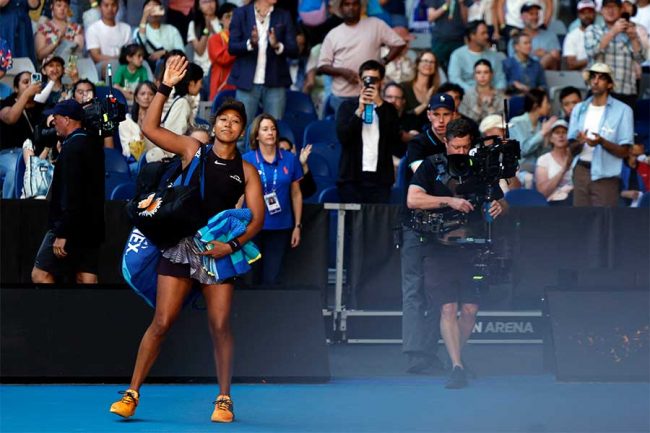 大坂なおみ途中棄権で無念の全豪敗退、またも腹部負傷 16強入りならず