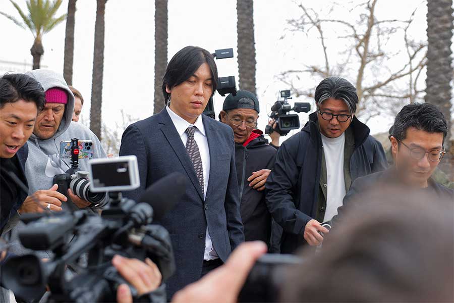 カリフォルニア州サンタアナの連邦地裁に出廷する水原一平被告【写真：ロイター】