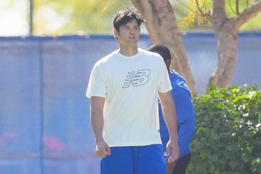 米アリゾナ州グレンデールの施設で自主トレをするドジャースの大谷翔平【写真:荒川祐史】