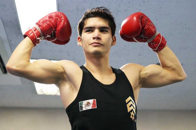 中谷潤人の挑戦者、サービス精神旺盛に練習公開 全17台カメラ目線で