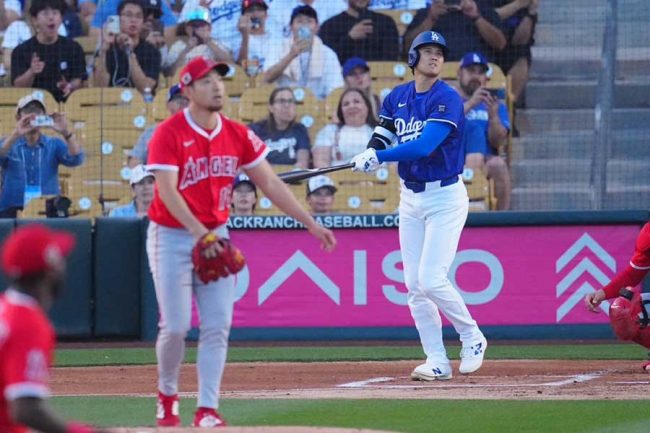 大谷翔平、OP戦第1打席でいきなり1号！ 菊池雄星から逆方向弾、古巣