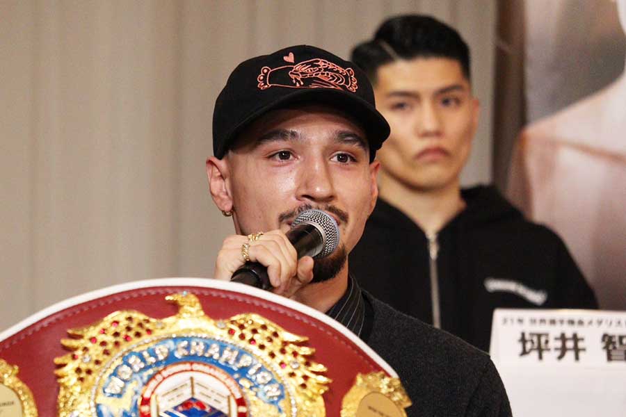 会見でコメントするアンソニー・オラスクアガ【写真：浜田洋平】