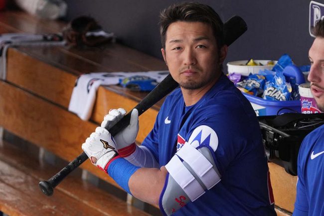 鈴木誠也がボールを真っ二つ！ 打席で手にした古来の品に海外喝采
