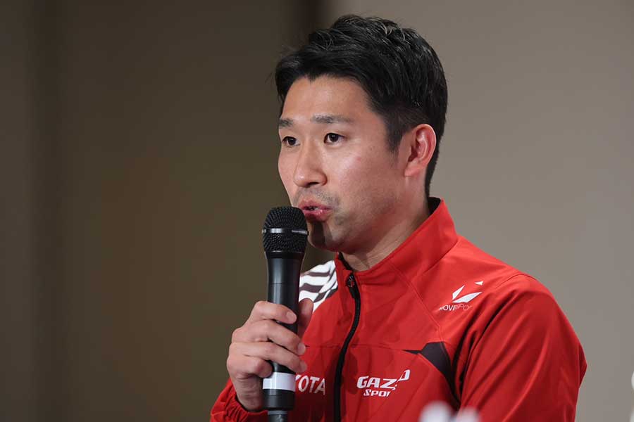 レース後に会見を行った熊本監督【写真：柳瀬心祐】