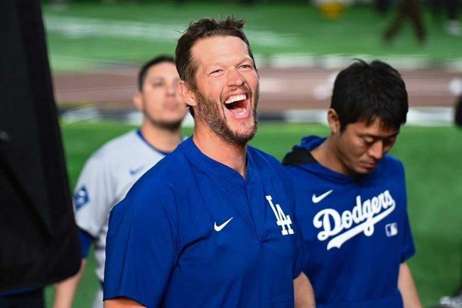 試合中にド軍カーショーが告白「日本を大満喫中さ」 思い出し笑いで