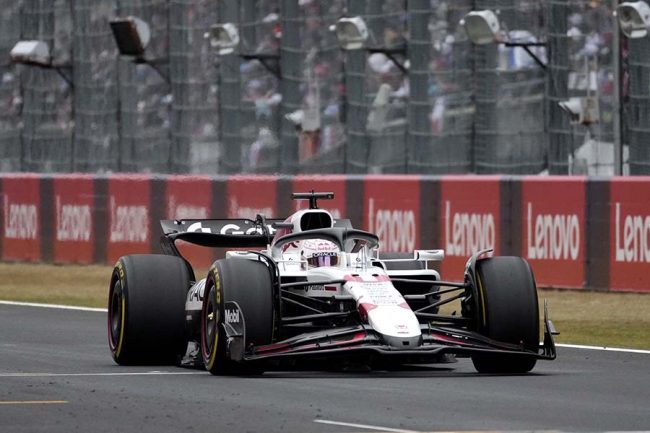 F1日本GPであわや接触「ピットレーンでドラマ！」 回避の