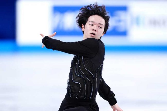 男子SPは鍵山4位、佐藤は発熱から回復5位 4大会ぶりV目指す日本は3位