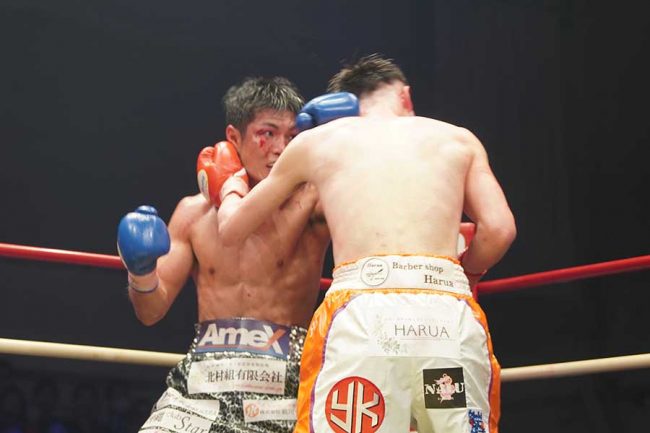 両者流血の激闘→ドローで不満「効いてない」「負けてない」 日本王座