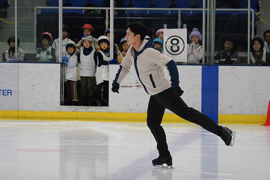 スケートの魅力を子どもたちに…田中刑事の滑りには驚きの声【写真：羽鳥慶太】
