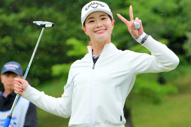 女子ゴルフで人気上昇中、25歳新人の