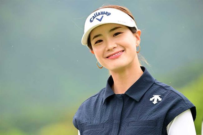 女子ゴルフ新人が赤面「あ、ちょっと待って…（笑）」 大慌てに周囲も