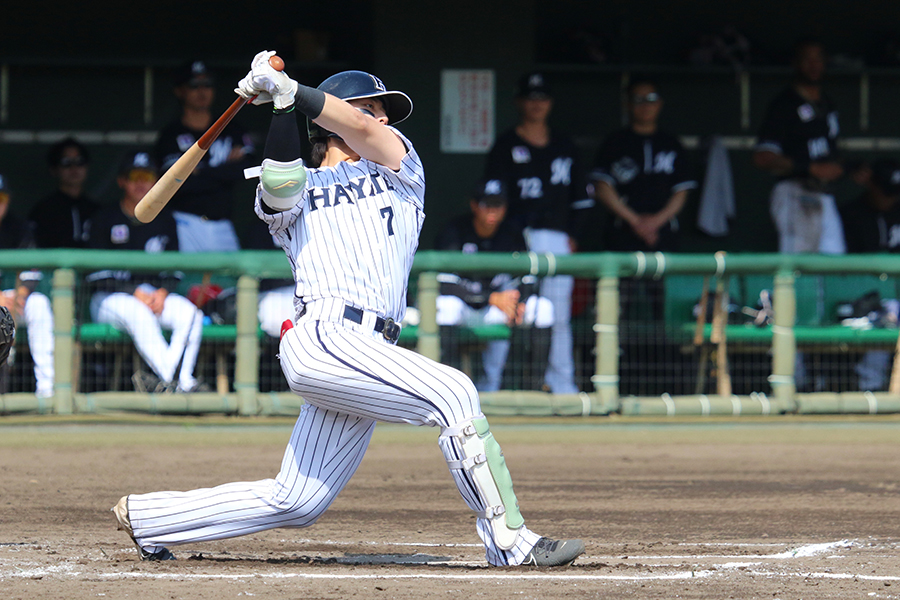 パンチ力を秘めた打撃が何よりの魅力だ【写真：羽鳥慶太】