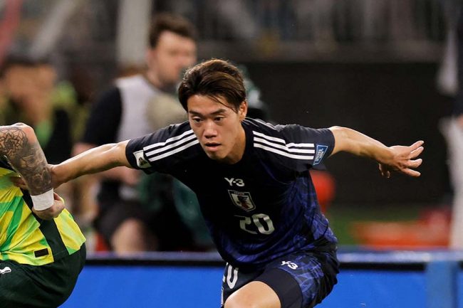 サッカー日本代表戦で「こんなの見たことない」 21歳の背中にネット