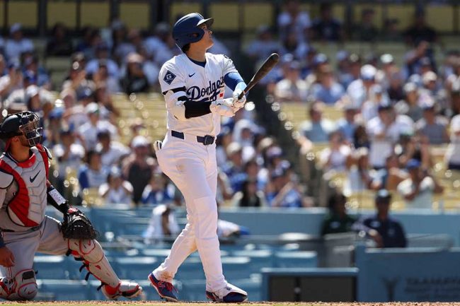大谷翔平が本塁打を打った際に実際に踏んだ「26年WBC準々決勝実使用3塁ベース」 大谷、26号で忘れられがちな事実を敵陣OBが指摘「それに加えて…」 5